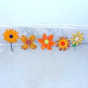 Set of 5 Vintage Mod Enamel Flower Pins Brooches Sunflower Poinsettia Daisy EUC